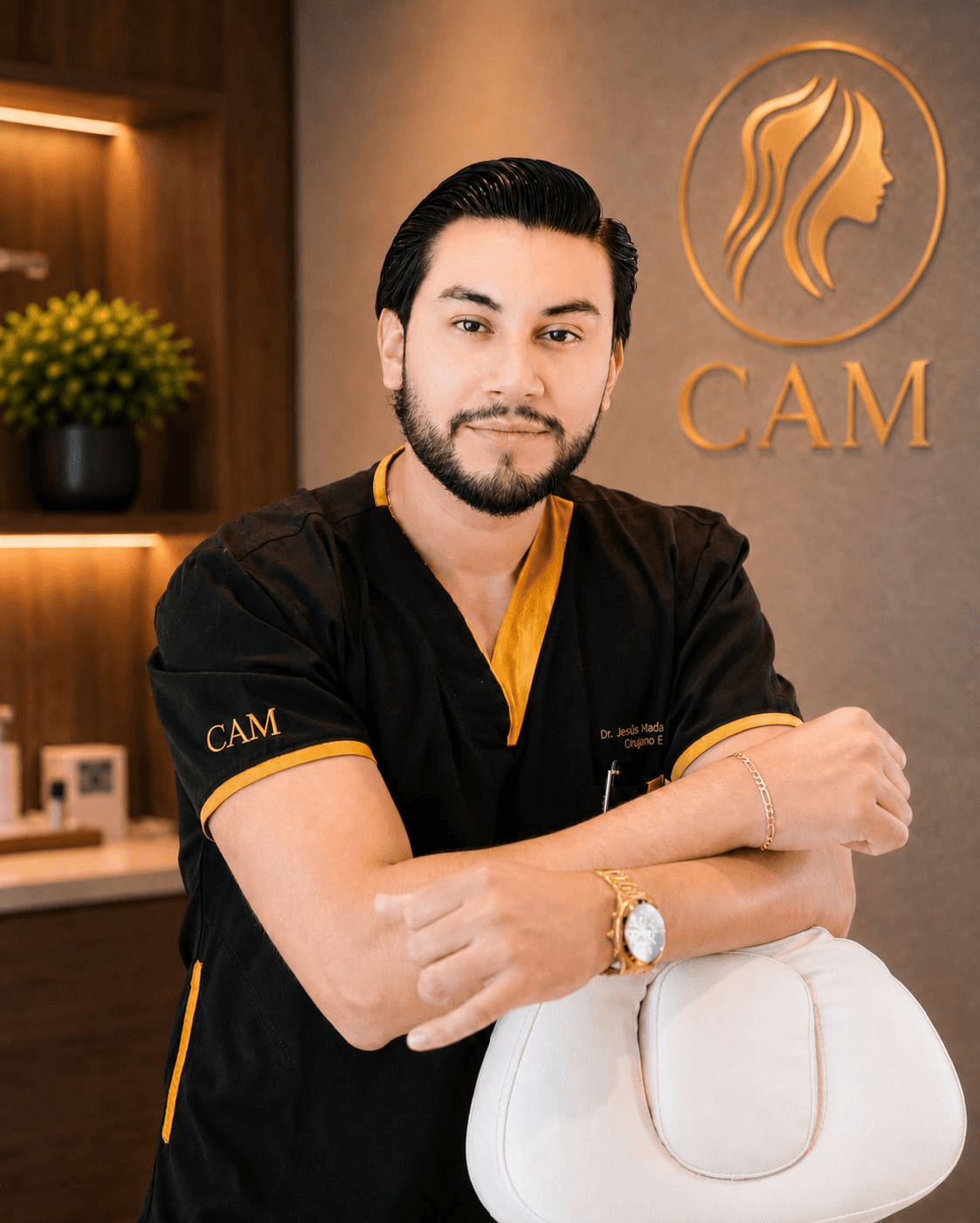 Dr. Jesús Fernández — fundador de CAM Clinical Aesthetic Medical
